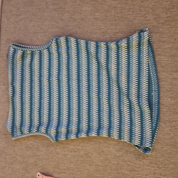 A byer sleeveless top. - Picture 2 of 3